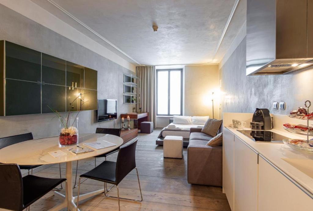 Milan Royal Suites - Centro Duomo מראה חיצוני תמונה