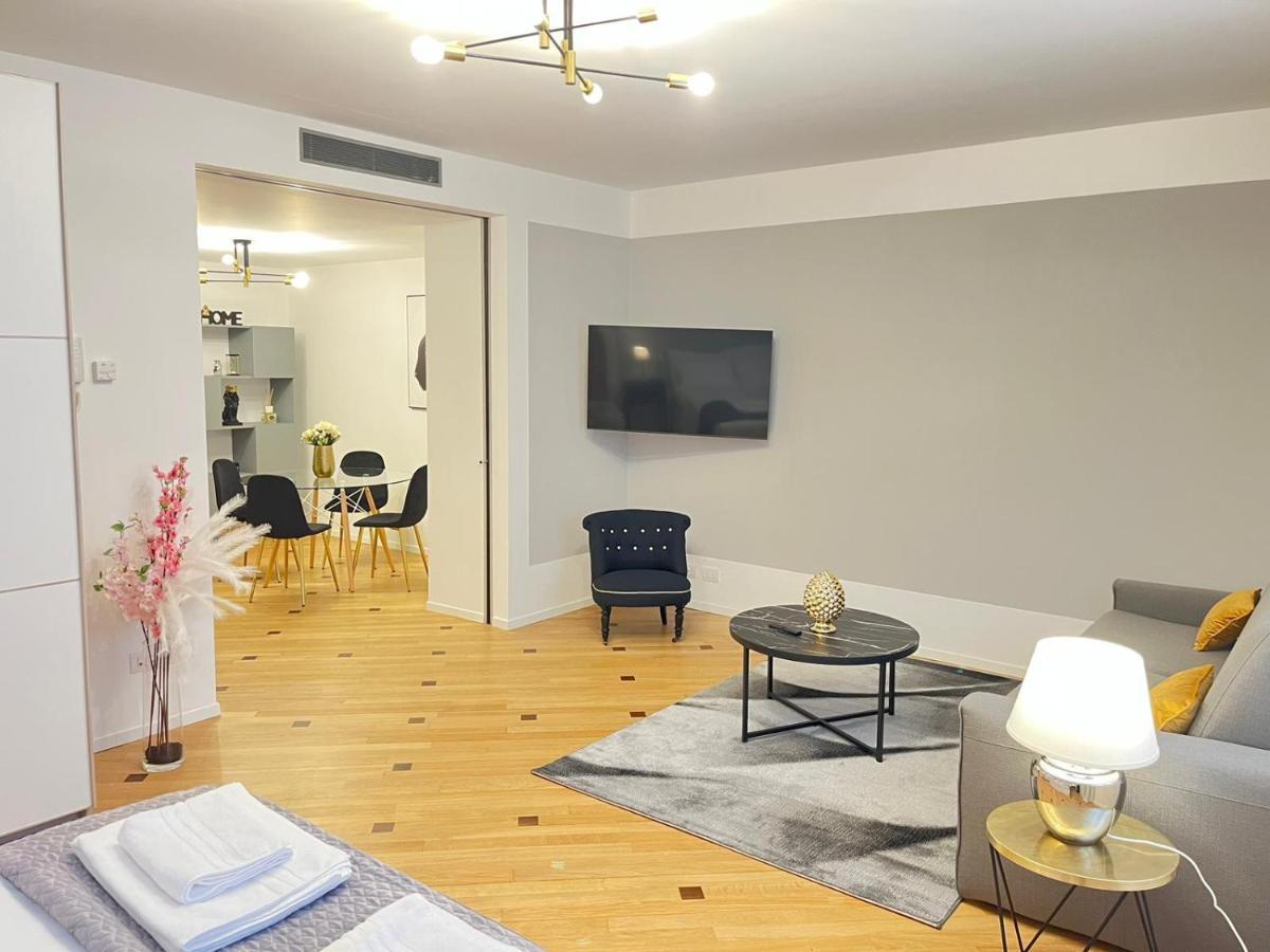 Milan Royal Suites - Centro Duomo מראה חיצוני תמונה