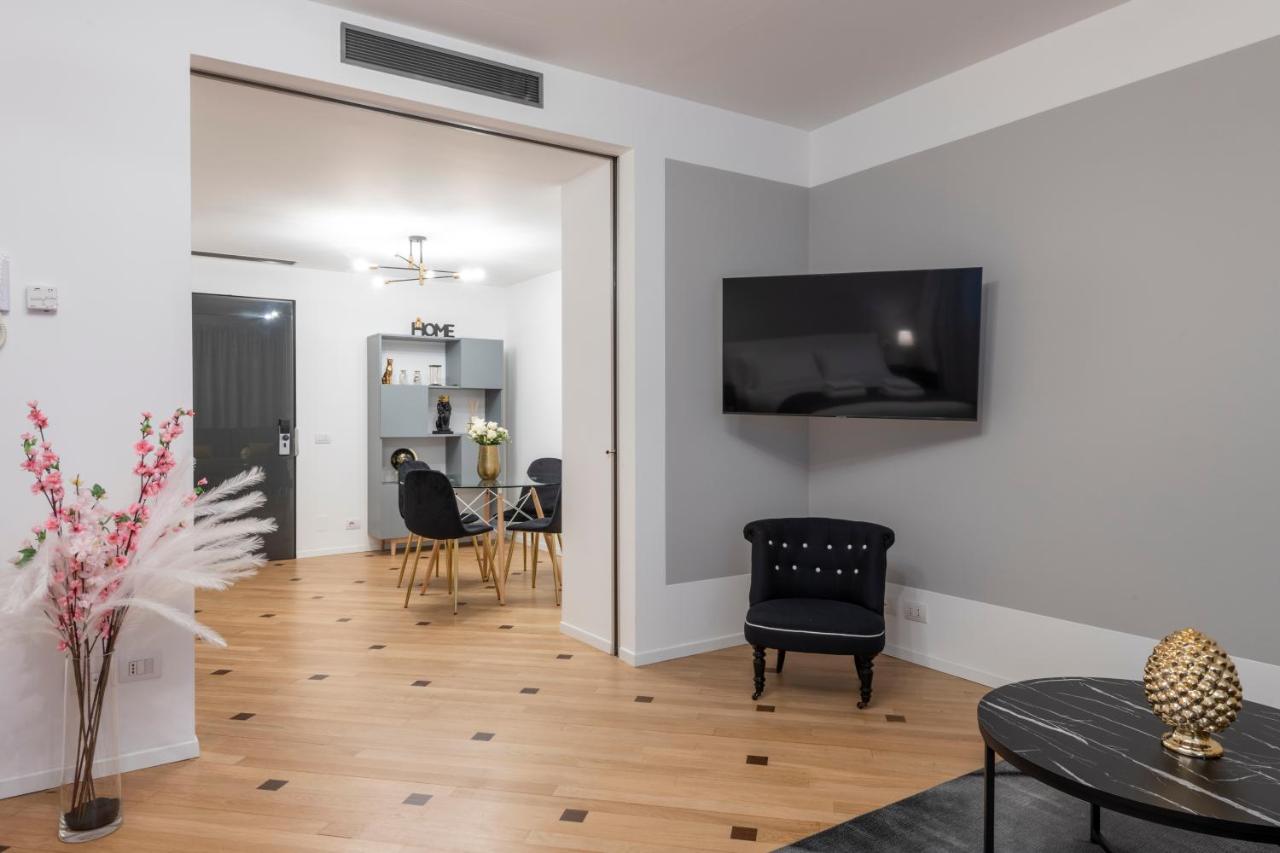 Milan Royal Suites - Centro Duomo מראה חיצוני תמונה