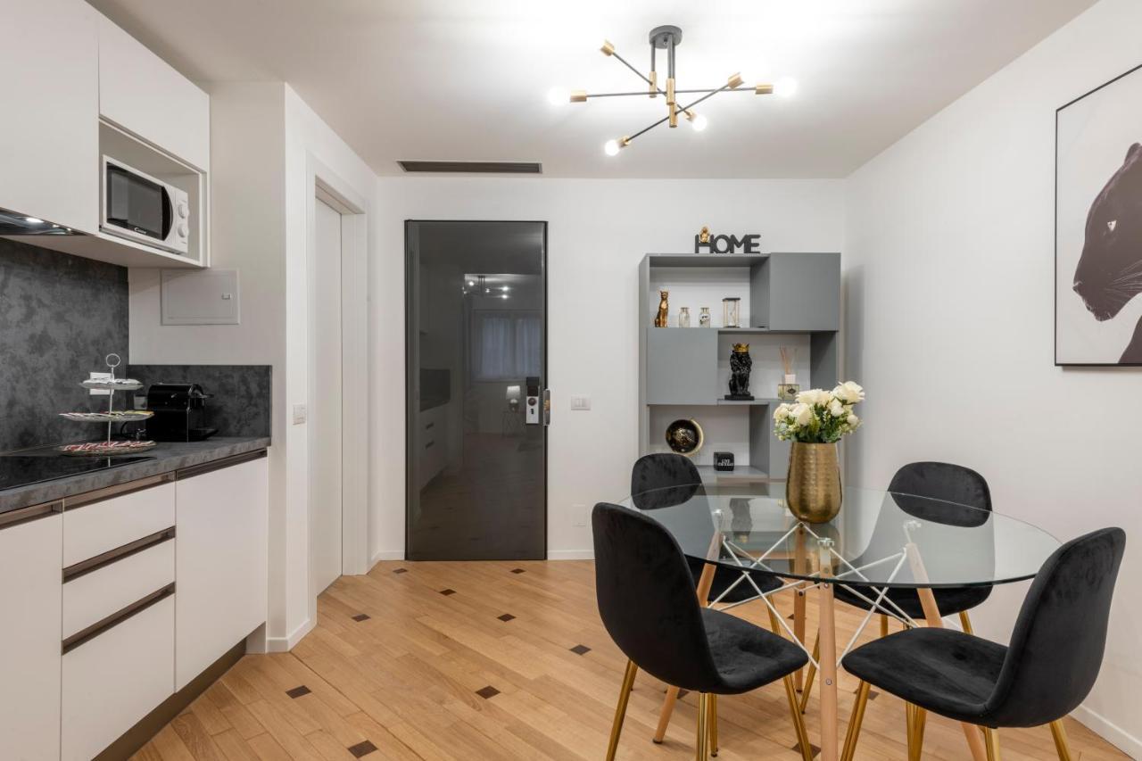 Milan Royal Suites - Centro Duomo מראה חיצוני תמונה