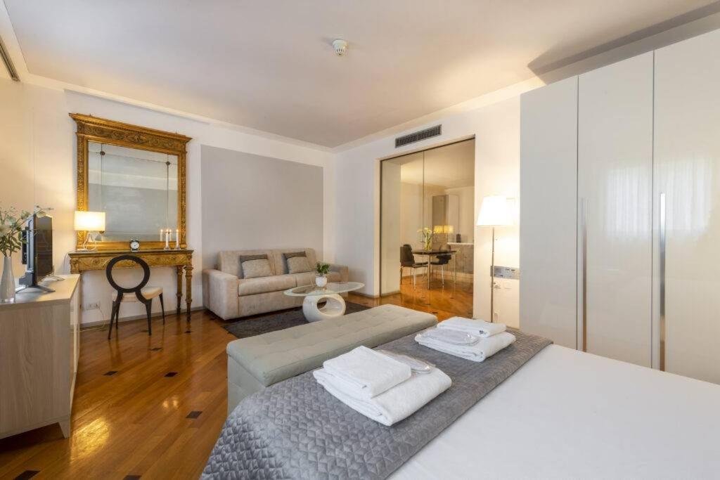 Milan Royal Suites - Centro Duomo מראה חיצוני תמונה